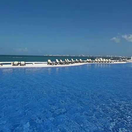Punta Me Luxury Apartment Beach Front Condo Amara